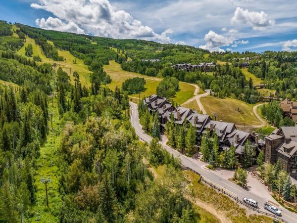 Ski Vacation Penthouse Four Bedroom Mountain Views