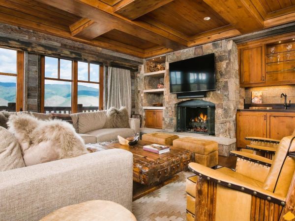 Ski Vacation Penthouse Four Bedroom Mountain Views