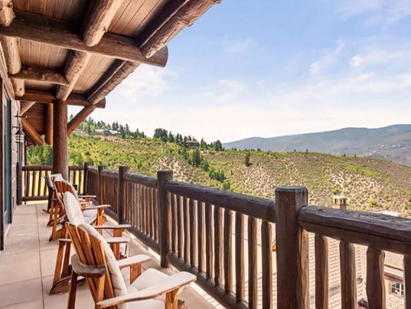 Ski Vacation Penthouse Four Bedroom Mountain Views