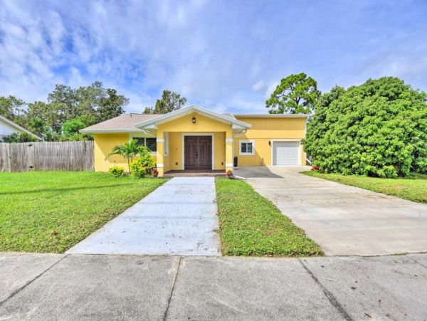 Lovely 3 Bedroom Home in Bradenton Sleeps 6