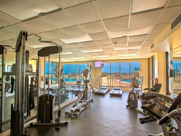 Beachfront 2 Bedroom Condo in Destin Sleeps 6