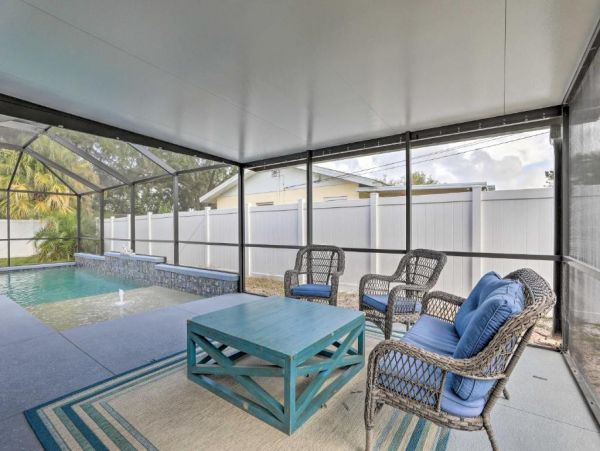 Bradenton Vacation Home with Pool & 2 Bedroom