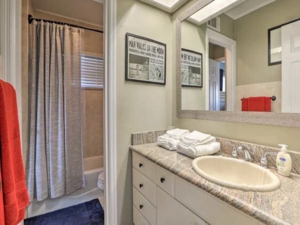 Bradenton Vacation Home with Pool & 2 Bedroom