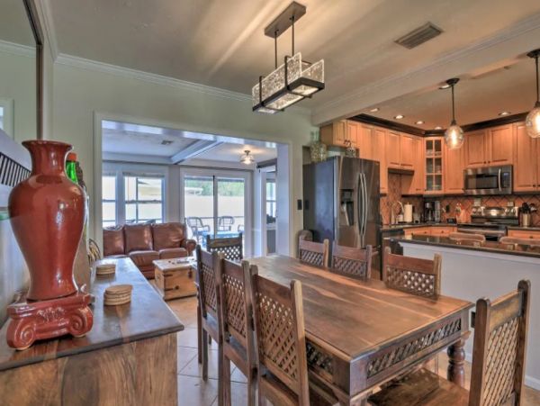 Bradenton Vacation Home with Pool & 2 Bedroom