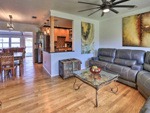 Bradenton Vacation Home with Pool & 2 Bedroom