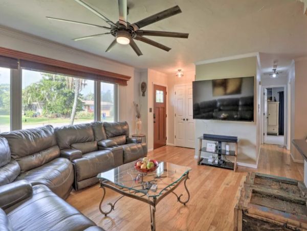 Bradenton Vacation Home with Pool & 2 Bedroom