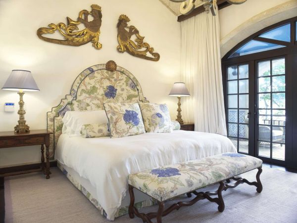 Six Bedroom Mediterranean Luxury Vacation Villa Sleeps 12