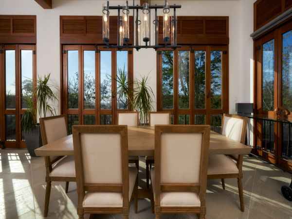 Spectacular 5 Bedroom with Forest & Ocean