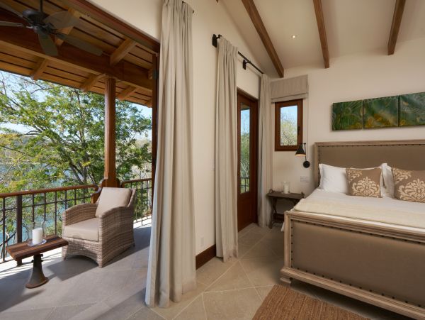 Spectacular 5 Bedroom with Forest & Ocean