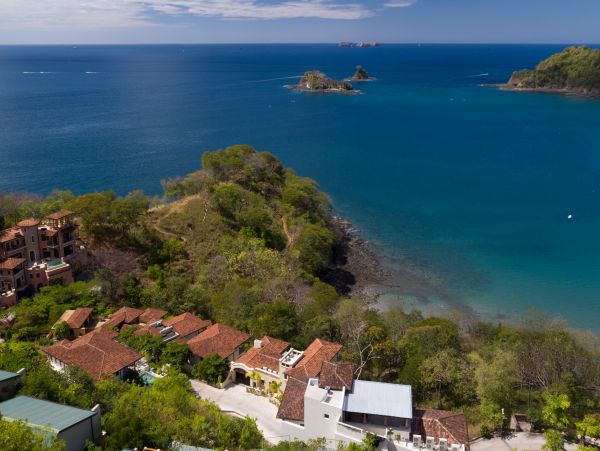 Spectacular 5 Bedroom with Forest & Ocean