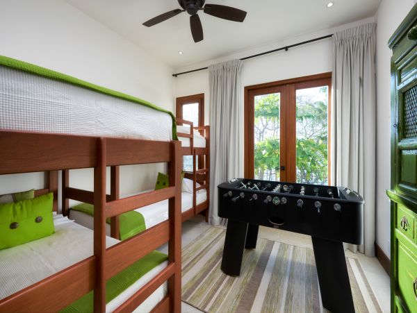 Spectacular 5 Bedroom with Forest & Ocean