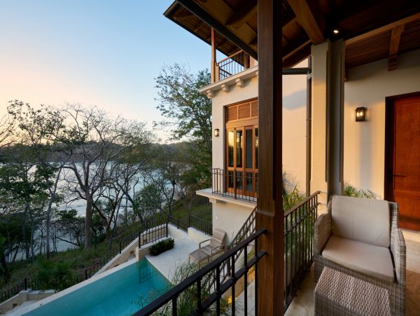 Spectacular 5 Bedroom with Forest & Ocean