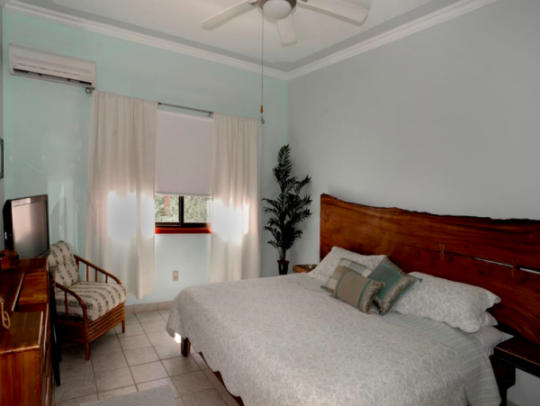 Two Bedroom Condo with Ocean views