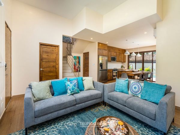 Playa Flamingo Vacation Home Three Bedroom Walk to Beach