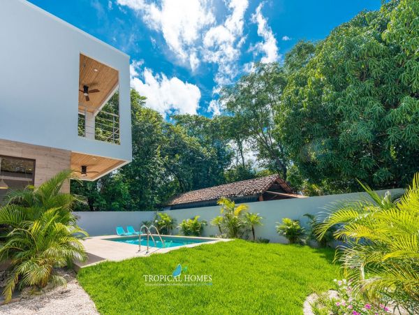 Playa Flamingo Vacation Home Three Bedroom Walk to Beach