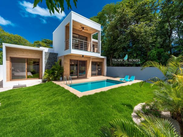 Playa Flamingo Vacation Home Three Bedroom Walk to Beach
