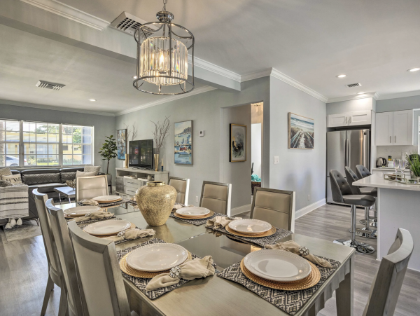 Charming Pool Vacation Home Sleeps 8 Guests