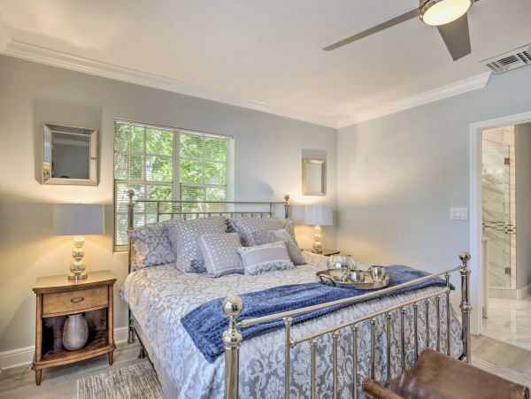Charming Pool Vacation Home Sleeps 8 Guests