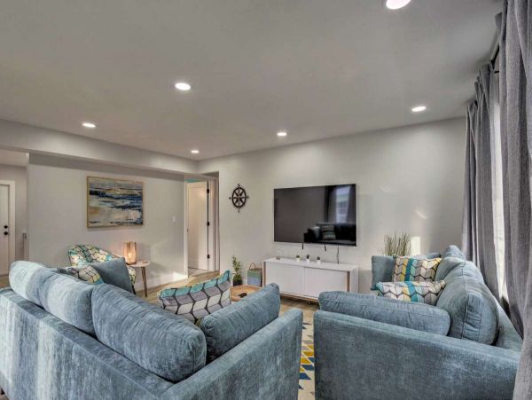 Charming West Palm Beach Condo with 2 Bedrooms Steps to the Beach
