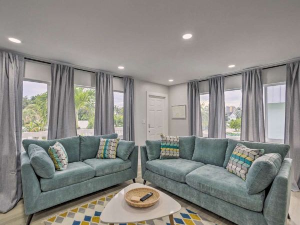 Charming West Palm Beach Condo with 2 Bedrooms Steps to the Beach