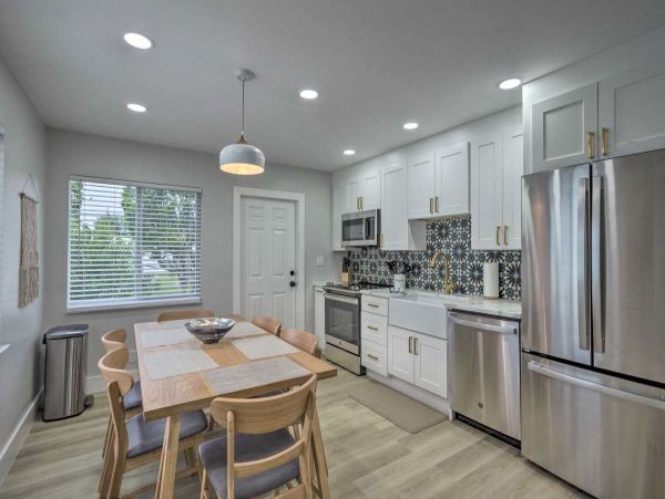 Charming West Palm Beach Condo with 2 Bedrooms Steps to the Beach