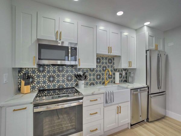 Charming West Palm Beach Condo with 2 Bedrooms Steps to the Beach