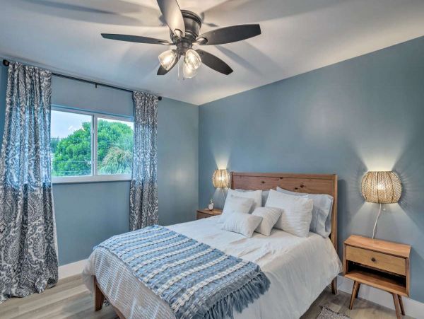 Charming West Palm Beach Condo with 2 Bedrooms Steps to the Beach