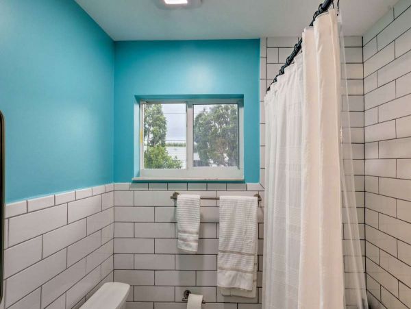 Charming West Palm Beach Condo with 2 Bedrooms Steps to the Beach