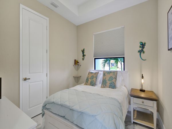 Beautiful 4 Bedroom Home with Private Pool in Cape Coral