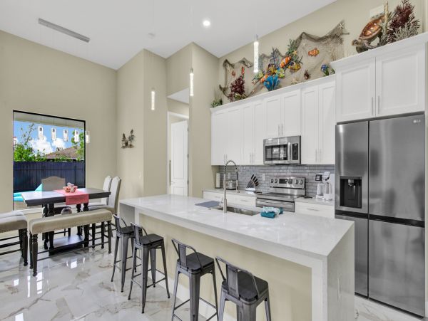 Beautiful 4 Bedroom Home with Private Pool in Cape Coral