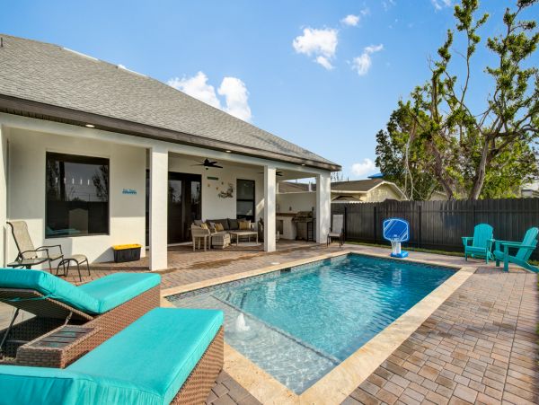 Beautiful 4 Bedroom Home with Private Pool in Cape Coral