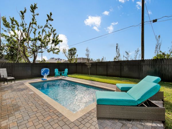 Beautiful 4 Bedroom Home with Private Pool in Cape Coral
