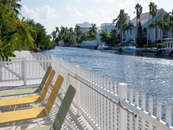 Cayman Islands 2 Bedroom Condo Sleeps 4