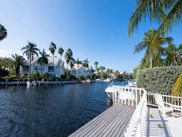 Cayman Islands 2 Bedroom Condo Sleeps 4