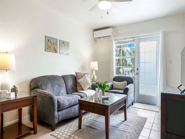 Cayman Islands 2 Bedroom Condo Sleeps 4