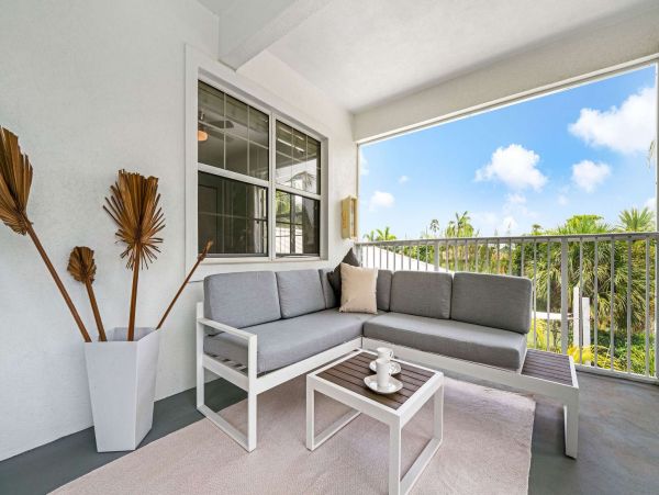 Cayman Islands 2 Bedroom Condo Sleeps 4