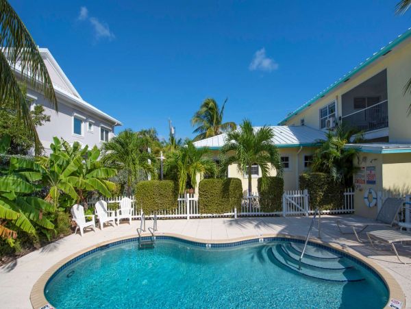 Cayman Islands 2 Bedroom Condo Sleeps 4