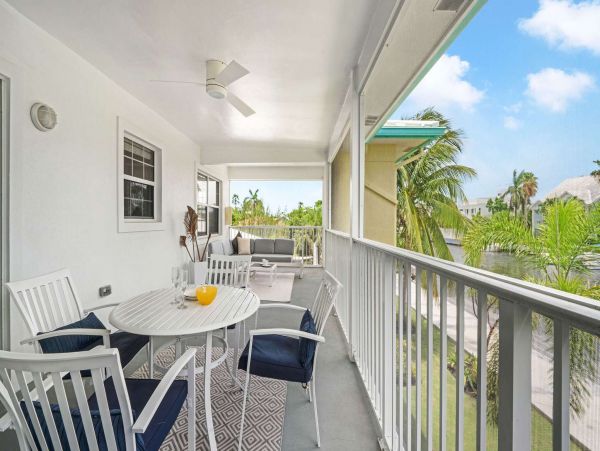 Cayman Islands 2 Bedroom Condo Sleeps 4