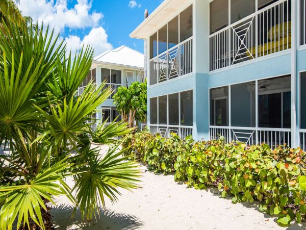 Cayman Islands 2 Br Beachfront Vacation Condo in Scenic Cayman Kai