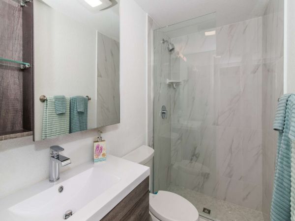 Cayman Islands 2 Br Beachfront Vacation Condo in Scenic Cayman Kai