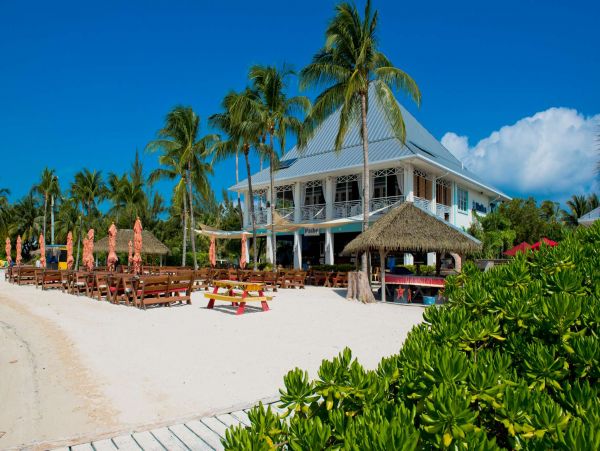 Cayman Islands 2 Br Beachfront Vacation Condo in Scenic Cayman Kai