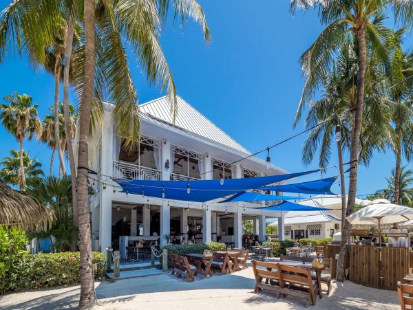 Cayman Islands 2 Br Beachfront Vacation Condo in Scenic Cayman Kai