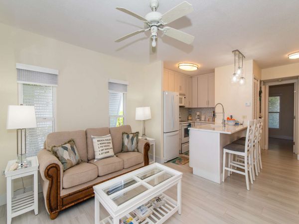 Cayman Islands 2 Br Beachfront Vacation Condo in Scenic Cayman Kai