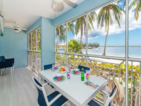 Cayman Islands 2 Br Beachfront Vacation Condo in Scenic Cayman Kai