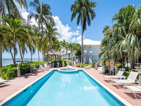 Cayman Islands 2 Br Beachfront Vacation Condo in Scenic Cayman Kai
