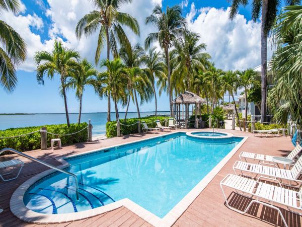 Cayman Islands 2 Br Beachfront Vacation Condo in Scenic Cayman Kai