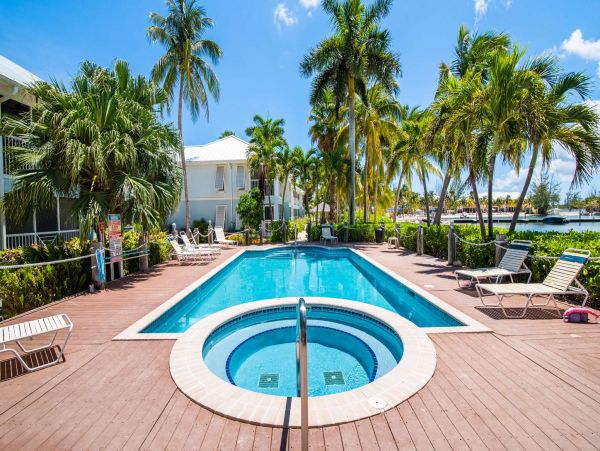 Cayman Islands 2 Br Beachfront Vacation Condo in Scenic Cayman Kai