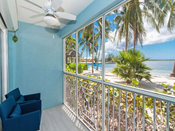 Cayman Islands 2 Br Beachfront Vacation Condo in Scenic Cayman Kai