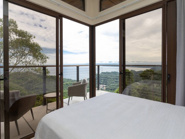 Gorgeous 4 Bedroom Home in Jaco with Ocean & Mountain Views