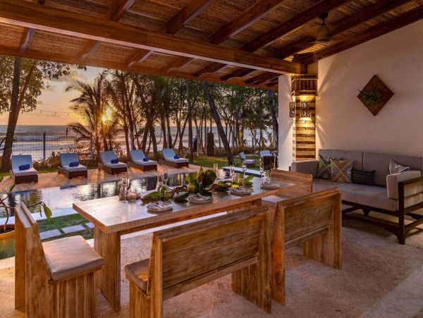 Gorgeous Beachfront Villa with 4 Bedrooms